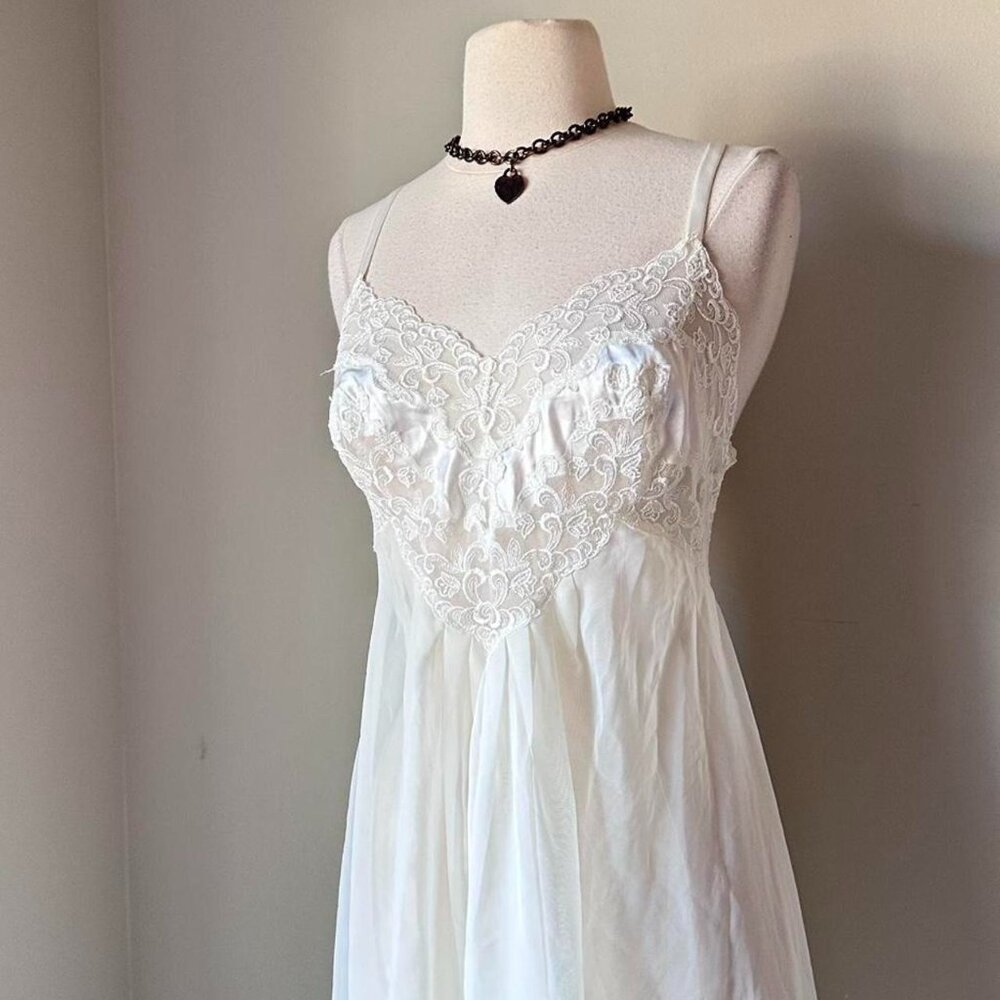 Victoria’s Secret Vintage Heart Label 1980’s white ankle-length lace slip dress